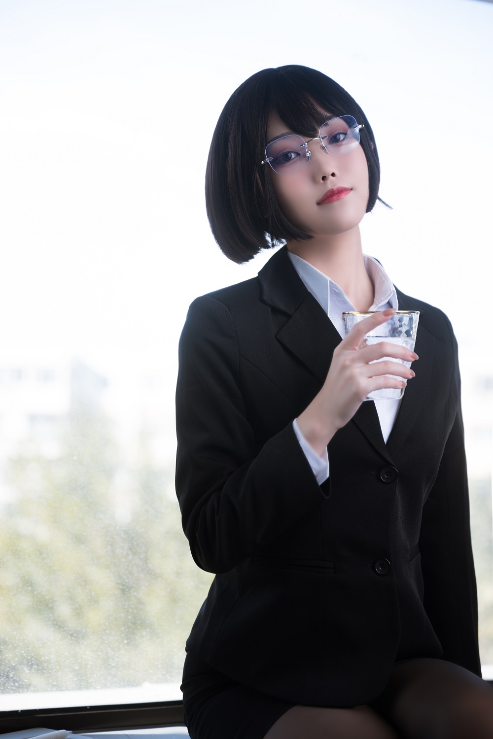 汪知子-黑丝OL眼镜娘[16P] COS网红博主 预览2图