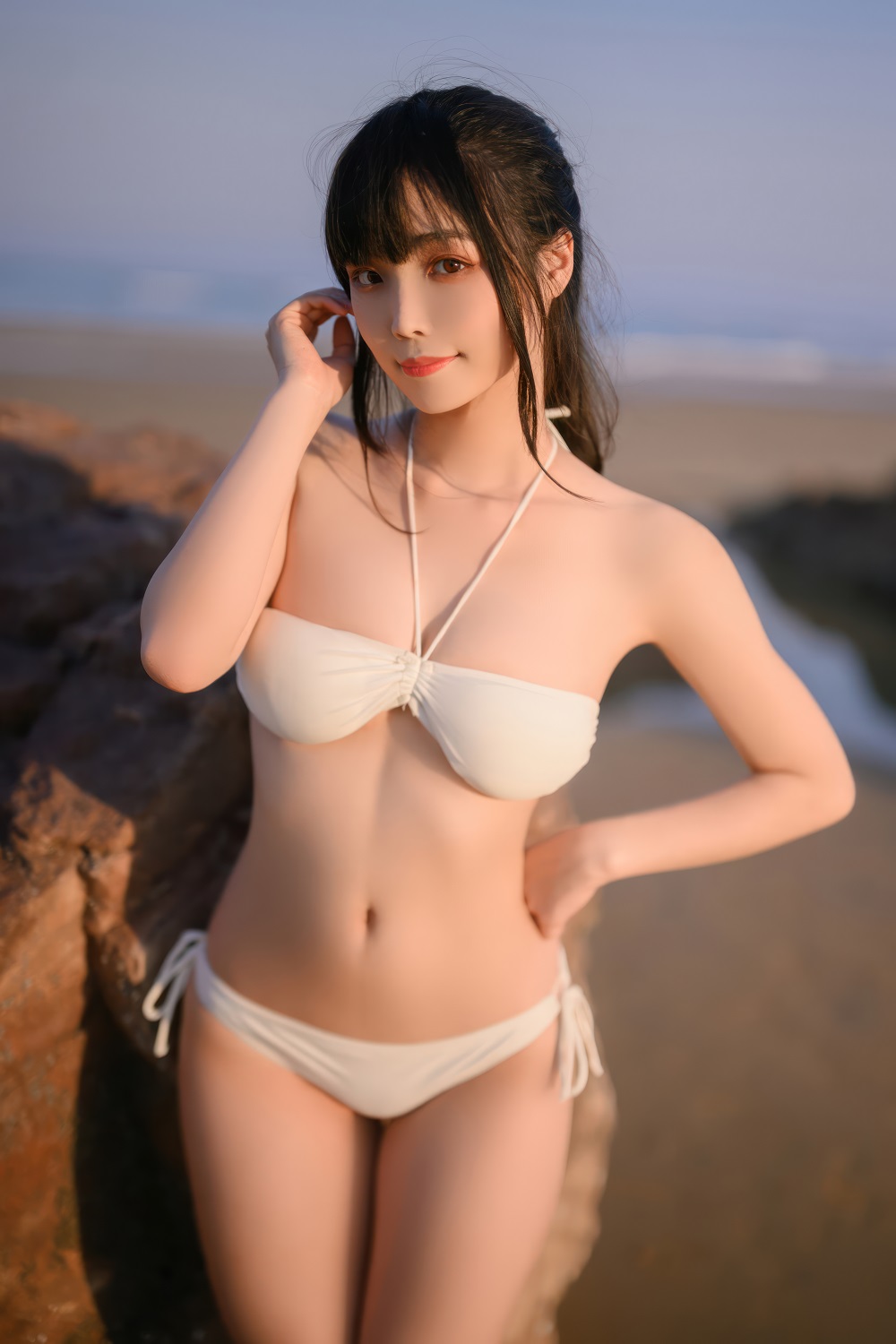 汪知子-白色比基尼[30P] COS网红博主 预览1图