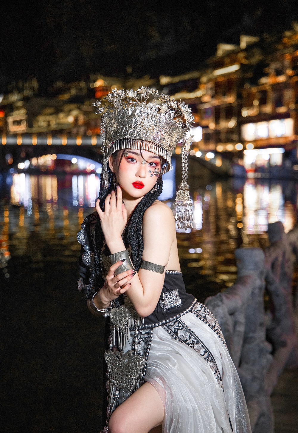瓦斯塔亚小龙虾-苗疆女子[18P] COS网红博主 预览2图