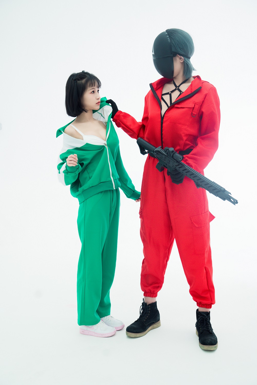 星澜想来杯珍珠奶茶&晕崽-鱿鱼游戏[54P+1V] COS网红博主 预览2图