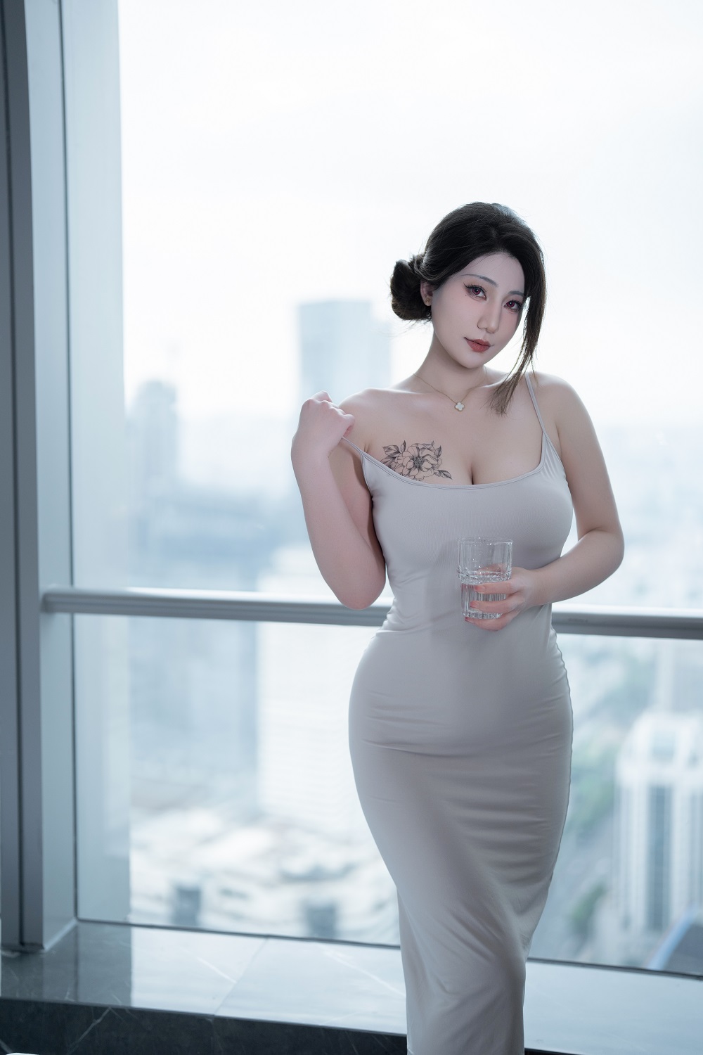 星澜想来杯珍珠奶茶-都市之夜[76P+1V] COS网红博主 预览2图