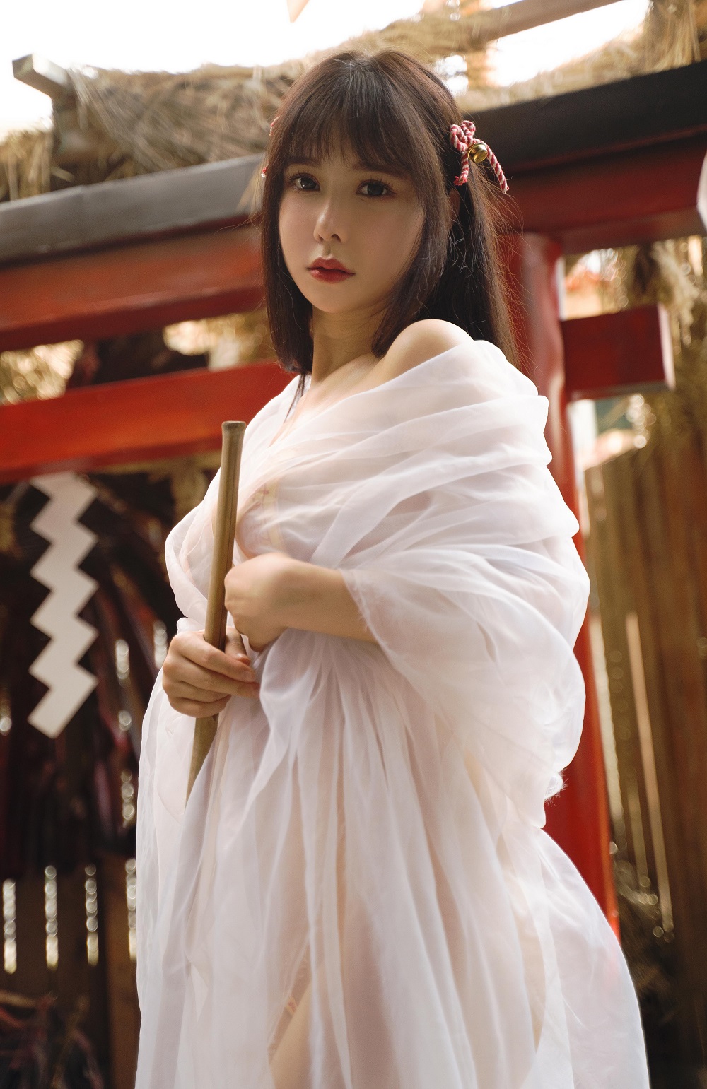 亚马逊鲶鱼-神社巫女[96P] COS网红博主 预览1图