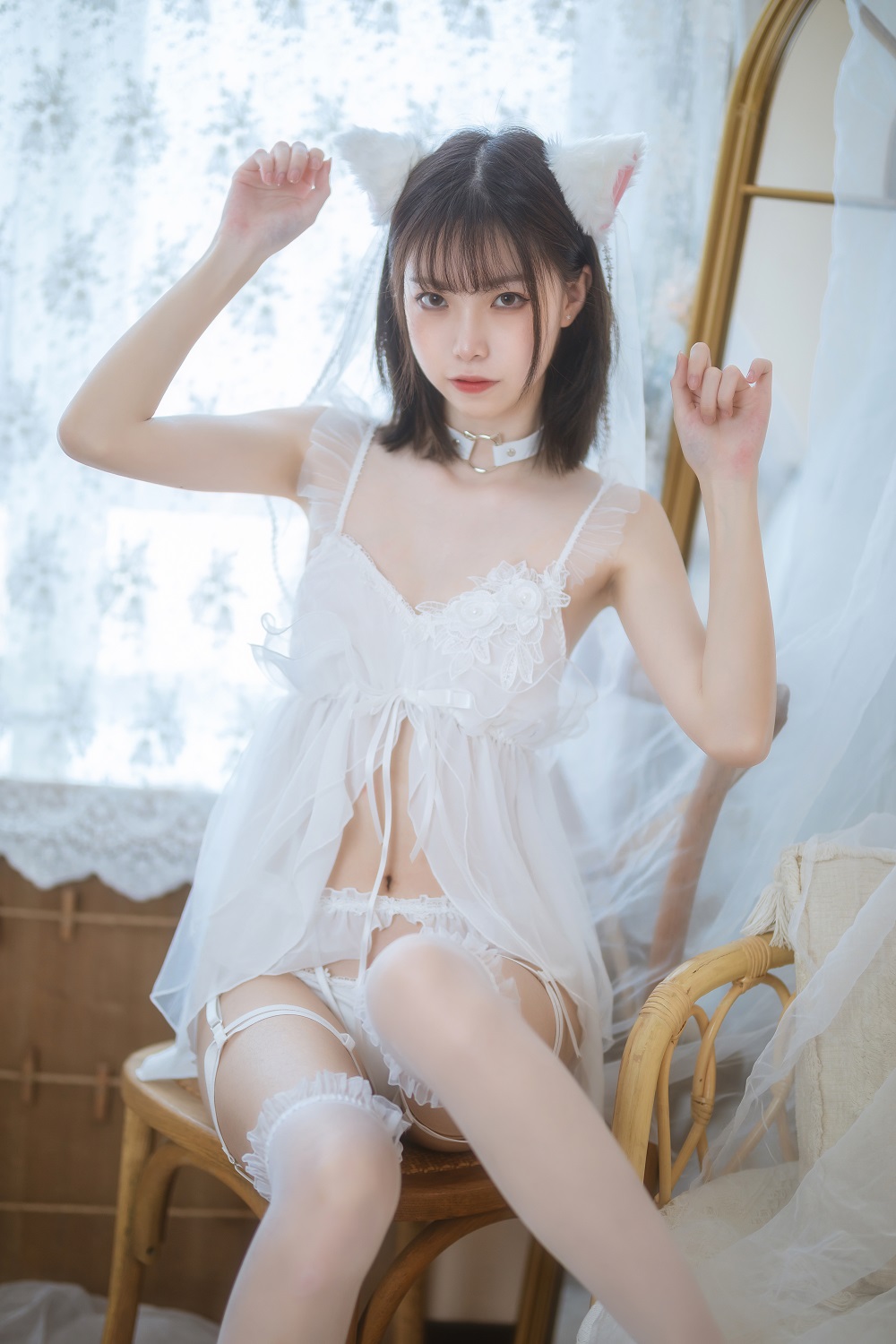 许岚LAN-猫耳白裙[41P] COS网红博主 预览1图