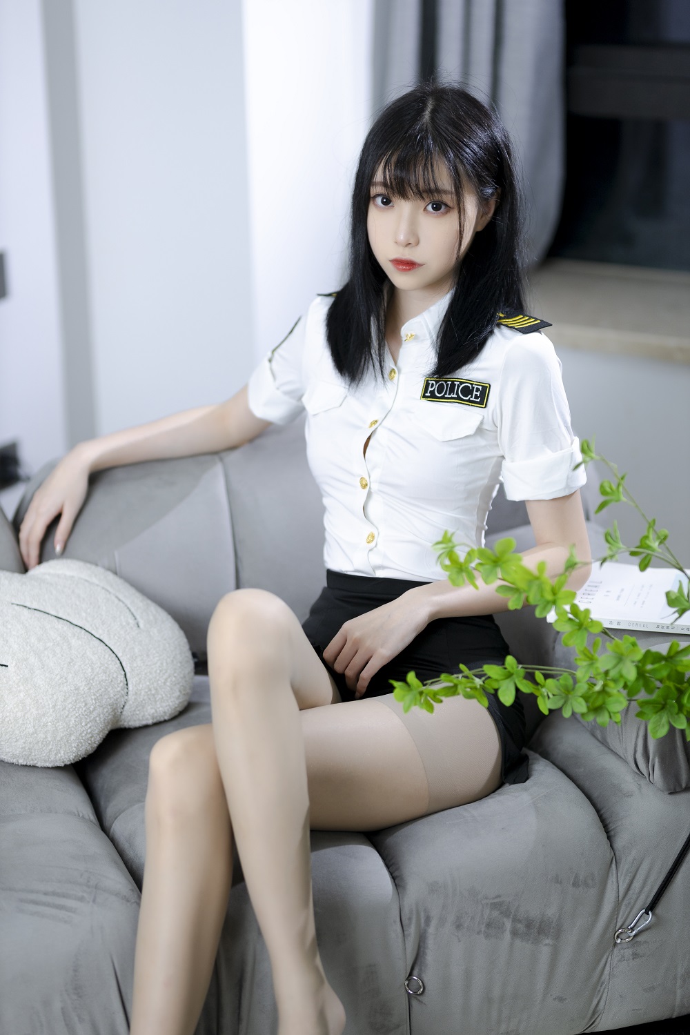 许岚LAN-灰丝制服[40P] COS网红博主 预览1图