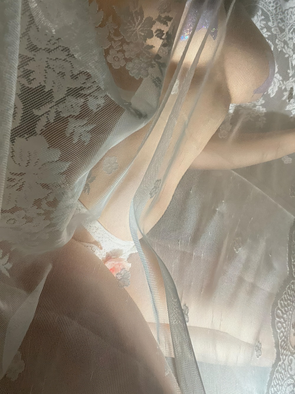 亦南南南-万圣节窗帘鬼[27P] COS网红博主 预览1图