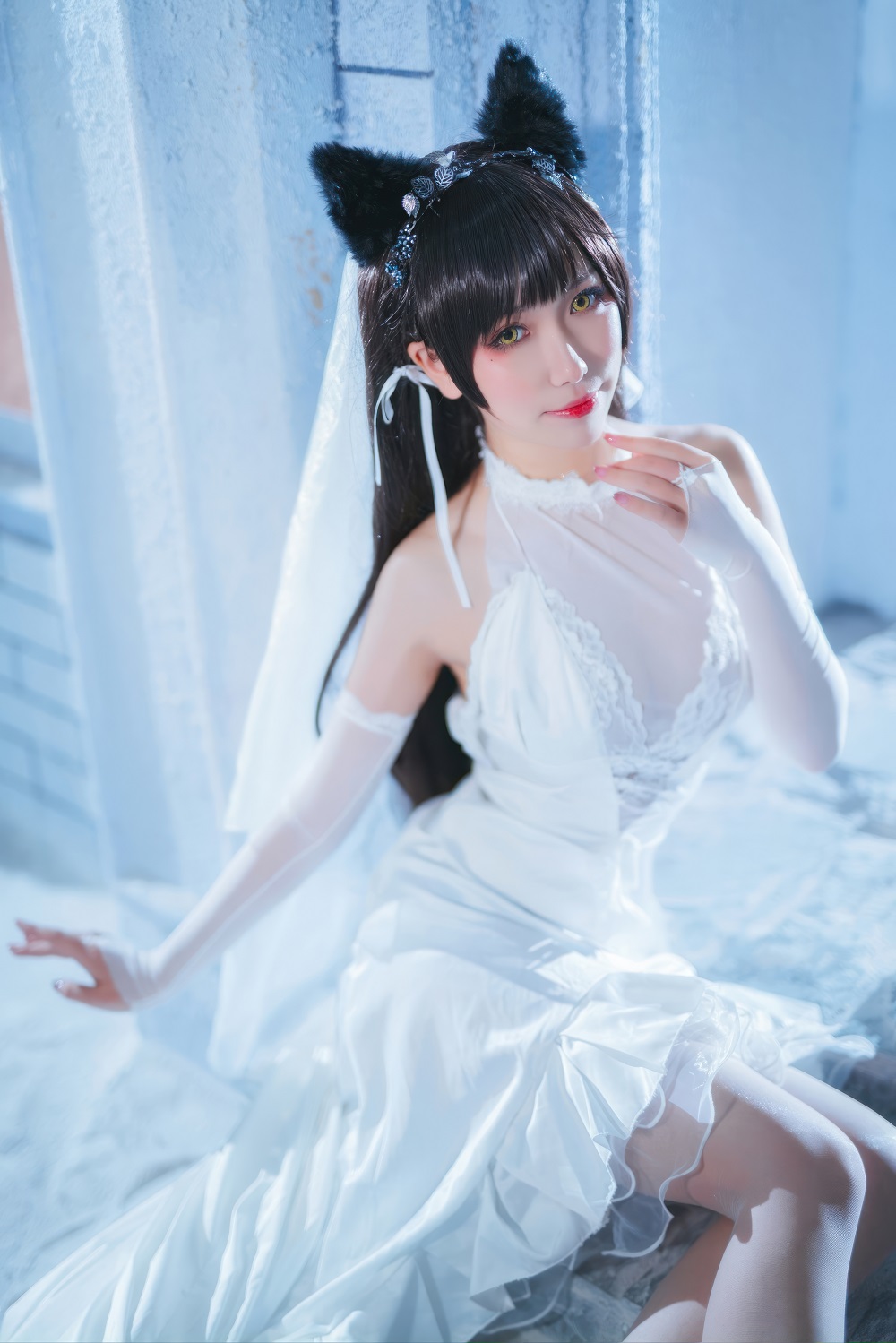 亦南南南-碧蓝航线-爱宕婚纱[12P] COS网红博主 预览1图