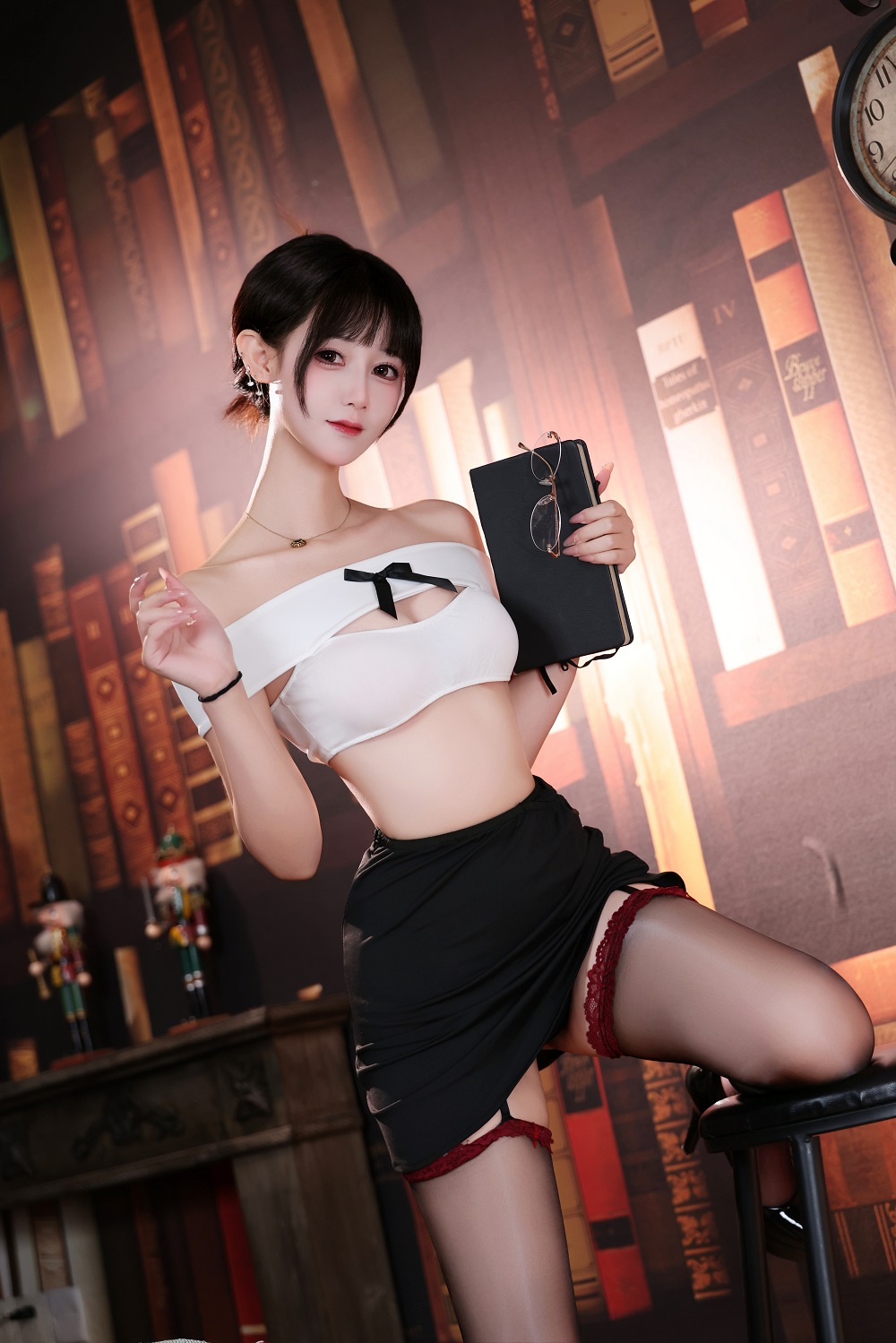 羽生三未-甜系OL[32P] COS网红博主 预览1图