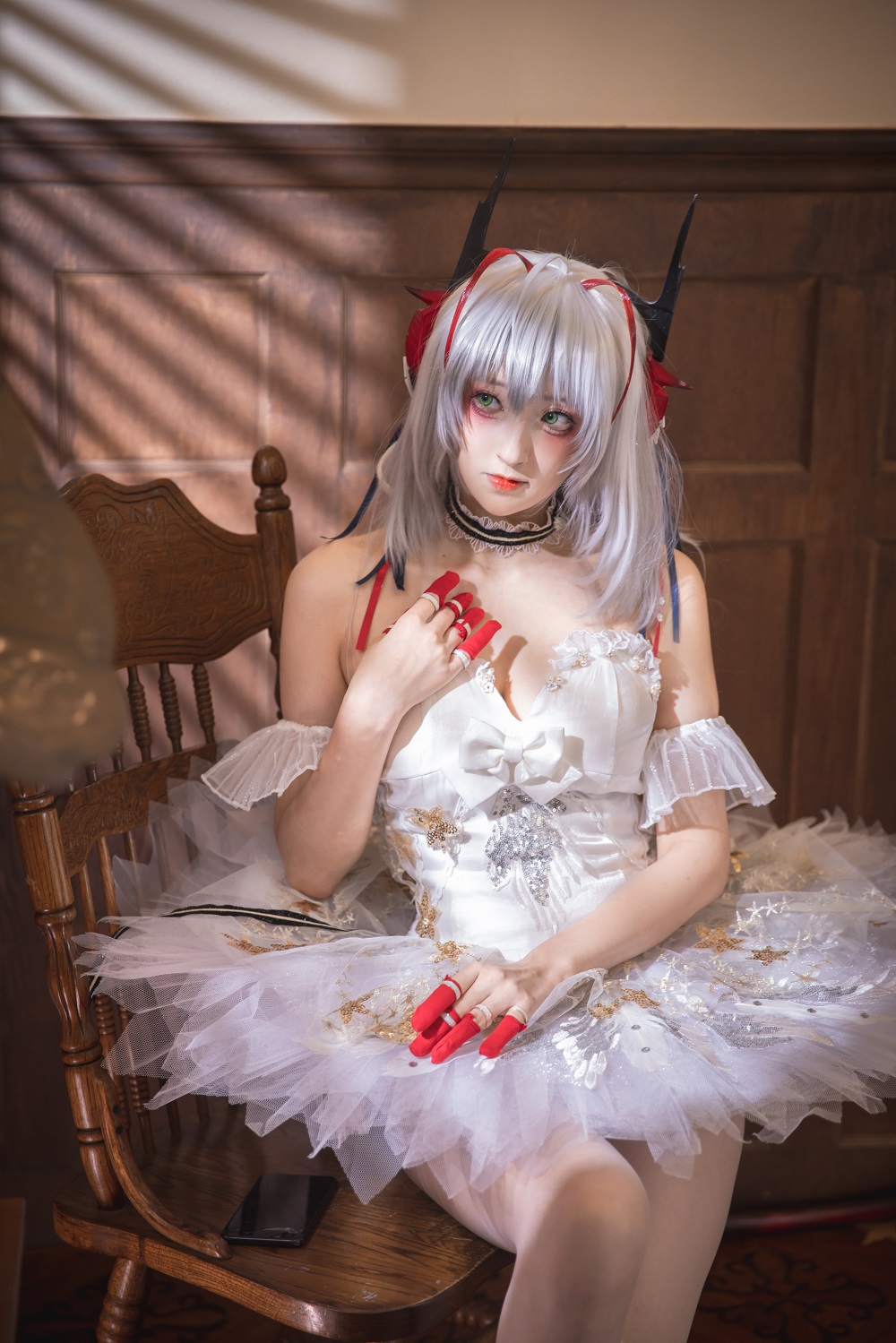 Luisa零纱-明日方舟-W芭蕾[30P] COS网红博主 预览1图