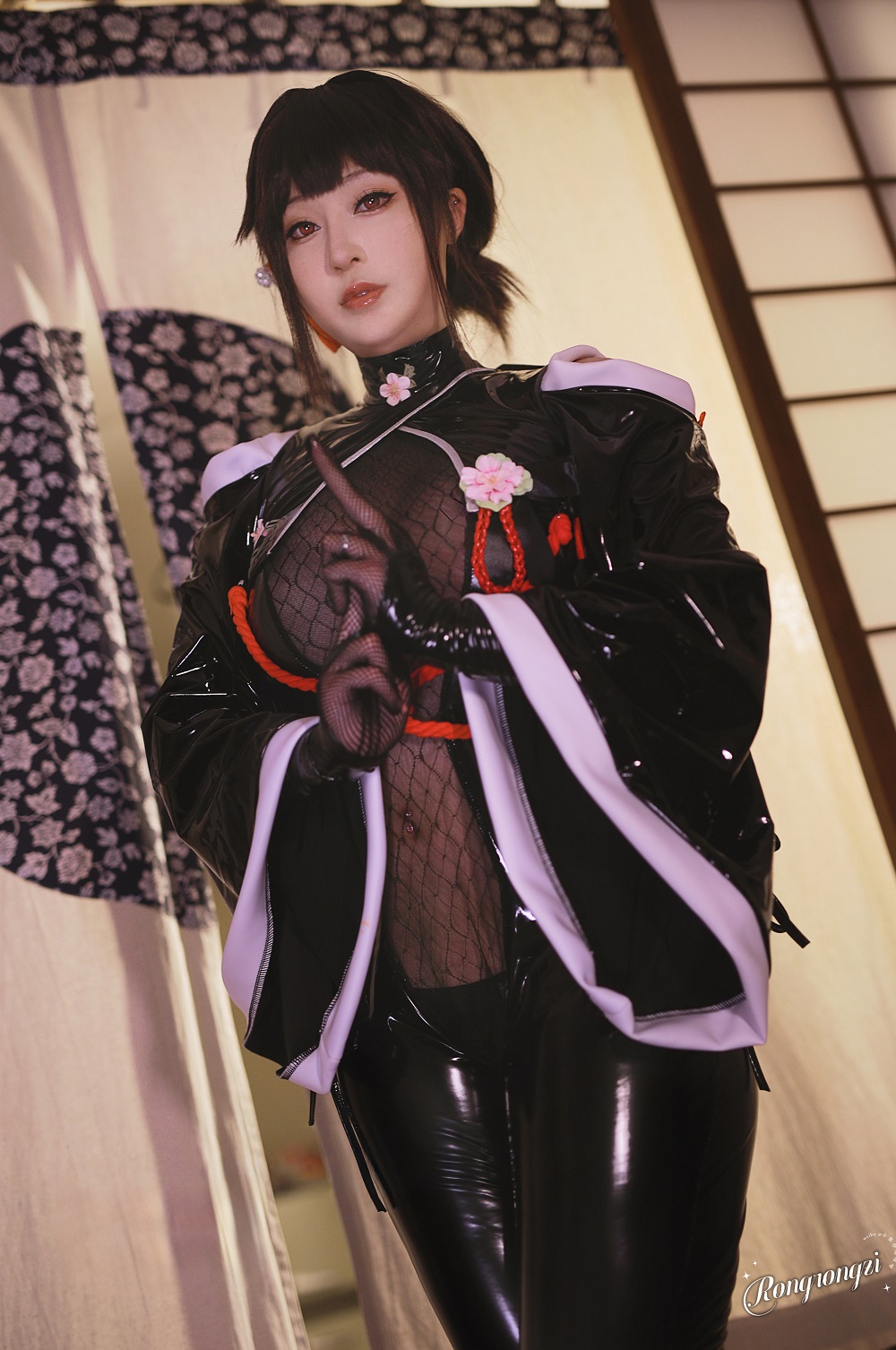 小容仔咕咕咕-Nikke胜利女神-樱花·漆皮和服忍者[32P] COS网红博主 预览2图