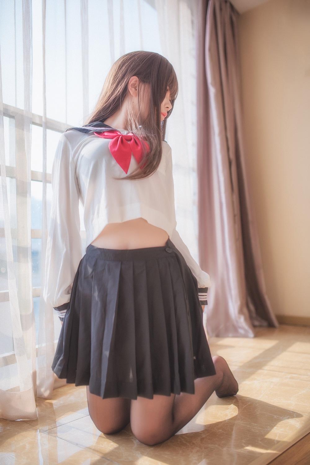白金Saki-半透明水手服[37P] COS网红博主 预览1图