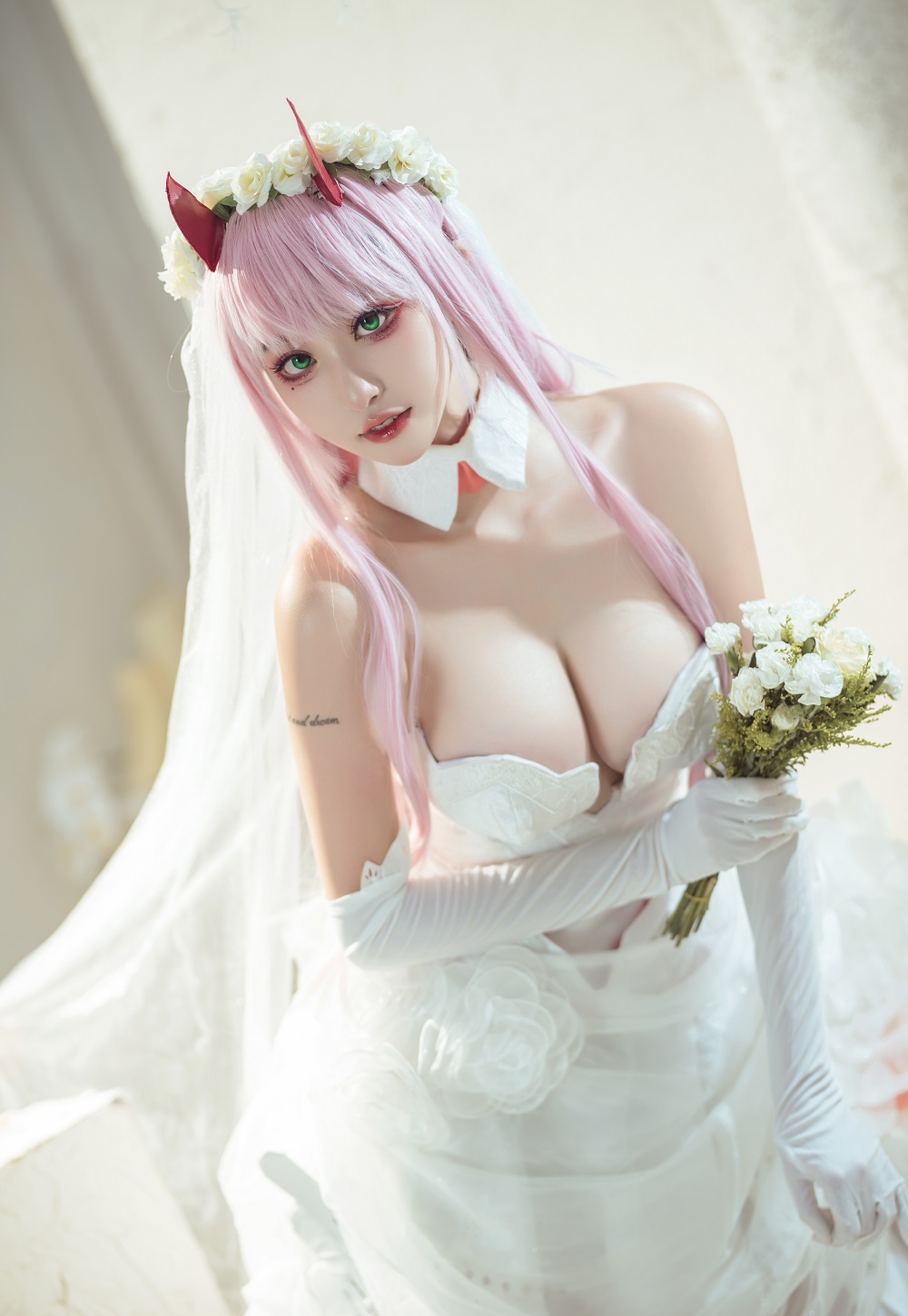 沧霁桔梗-DARLING in the FRANXX-零二花嫁[11P] COS网红博主 预览1图