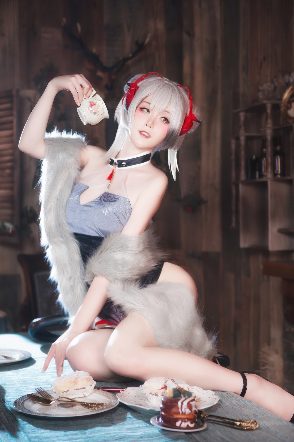 yui金鱼-明日方舟-W旗袍[15P] COS网红博主 预览1图