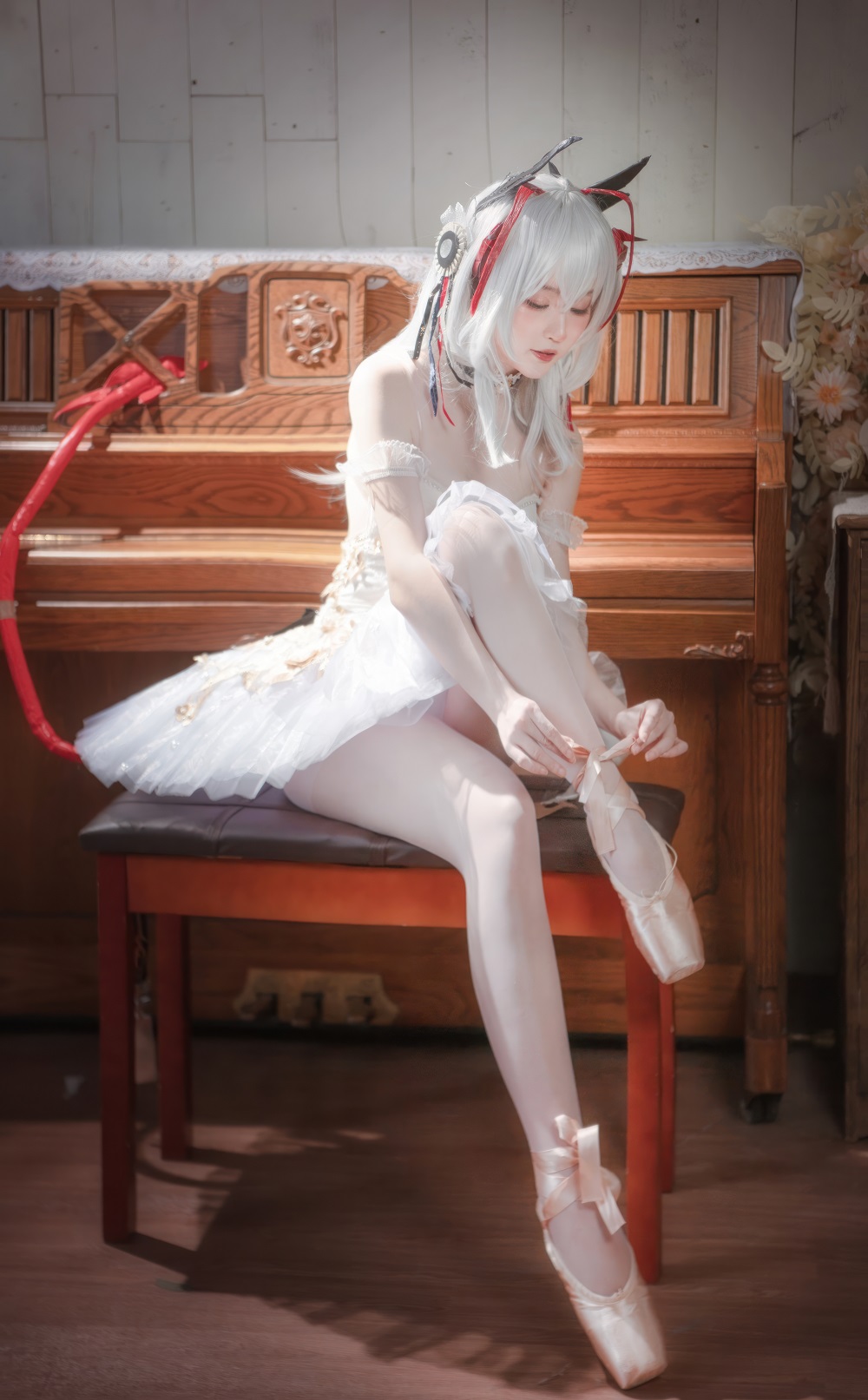 yui金鱼-明日方舟-W芭蕾[14P] COS网红博主 预览2图