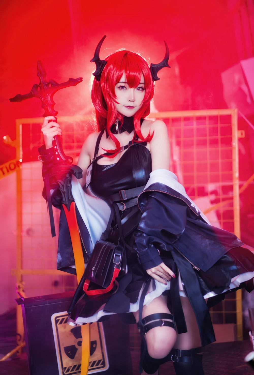 yui金鱼-明日方舟-史尔特尔[11P] COS网红博主 预览2图