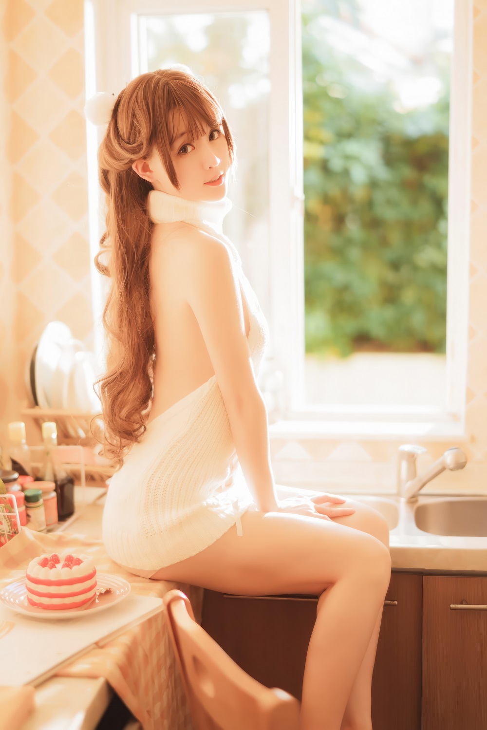 yui金鱼-露背毛衣[16P] COS网红博主 预览2图