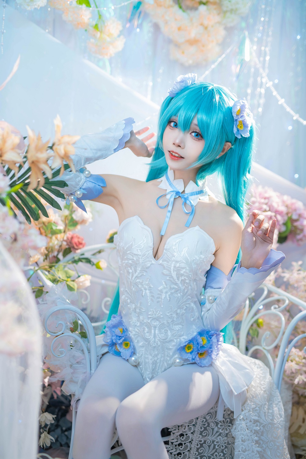艾西Aiwest-初音未来粉蝶花[42P] COS网红博主 预览1图