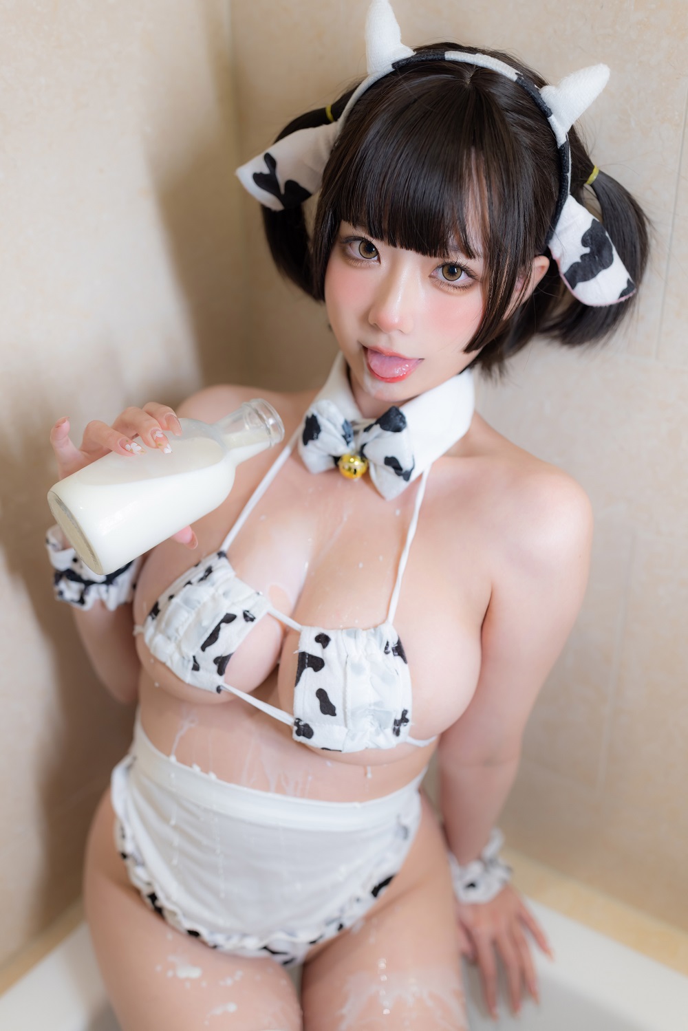 wendydydydy酱油-奶牛女仆[18P] COS网红博主 预览2图