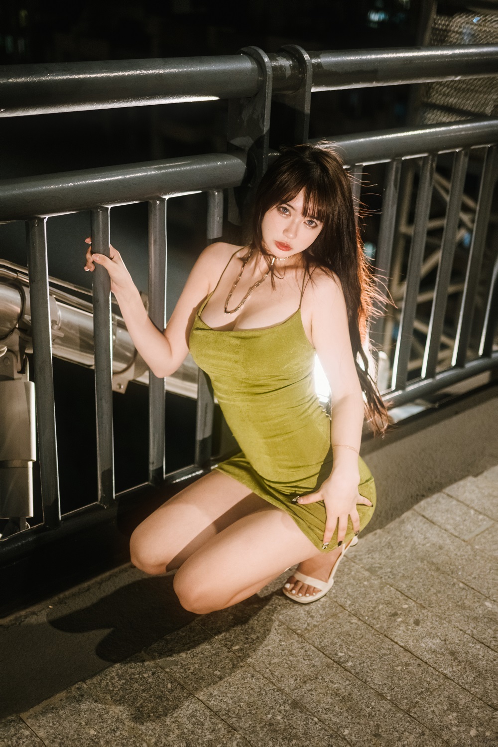 Tina很妖孽呀-绿色连衣裙[35P] COS网红博主 预览2图