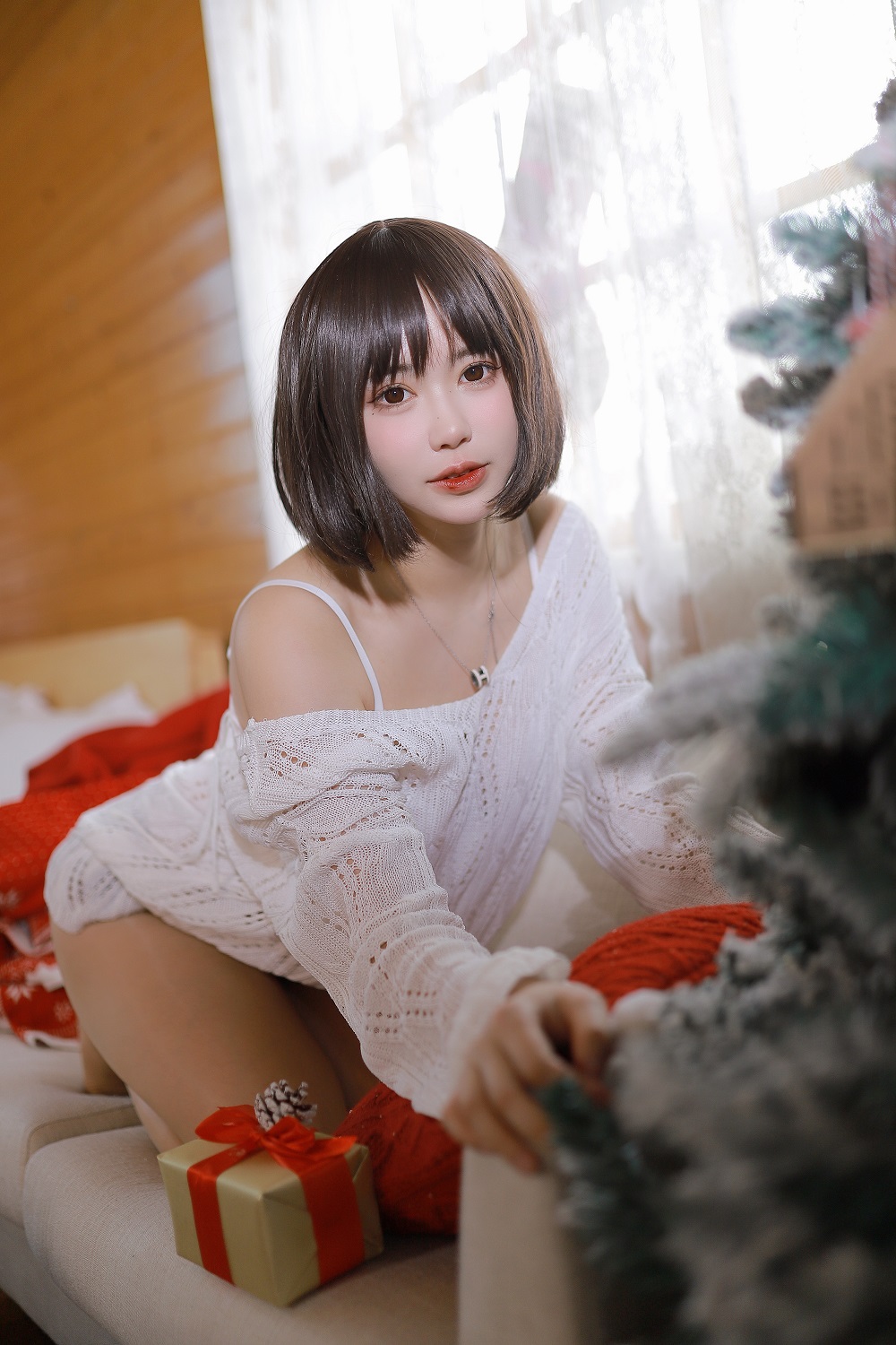 Tina很妖孽呀-温柔短发妹妹[52P+1V] COS网红博主 预览1图
