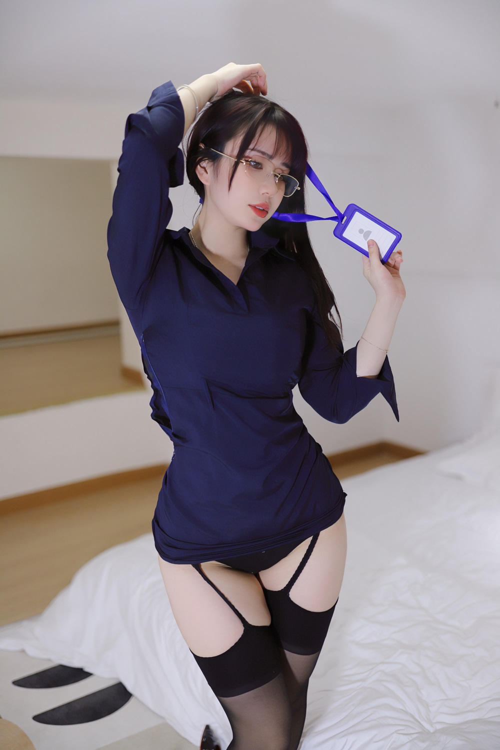Tina很妖孽呀-职业装秘书[46P] COS网红博主 预览2图