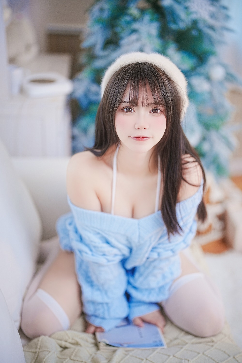 Tina很妖孽呀-蓝色秋冬毛衣[27P] COS网红博主 预览1图