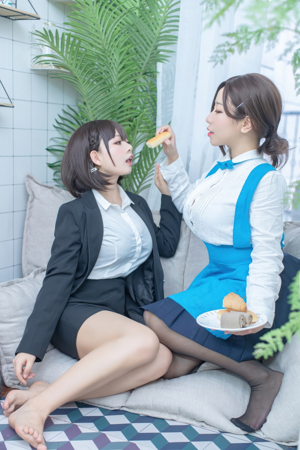 黑猫猫&穆零Mu0-星期一的丰满1-制服OL[122P] COS网红博主 预览1图