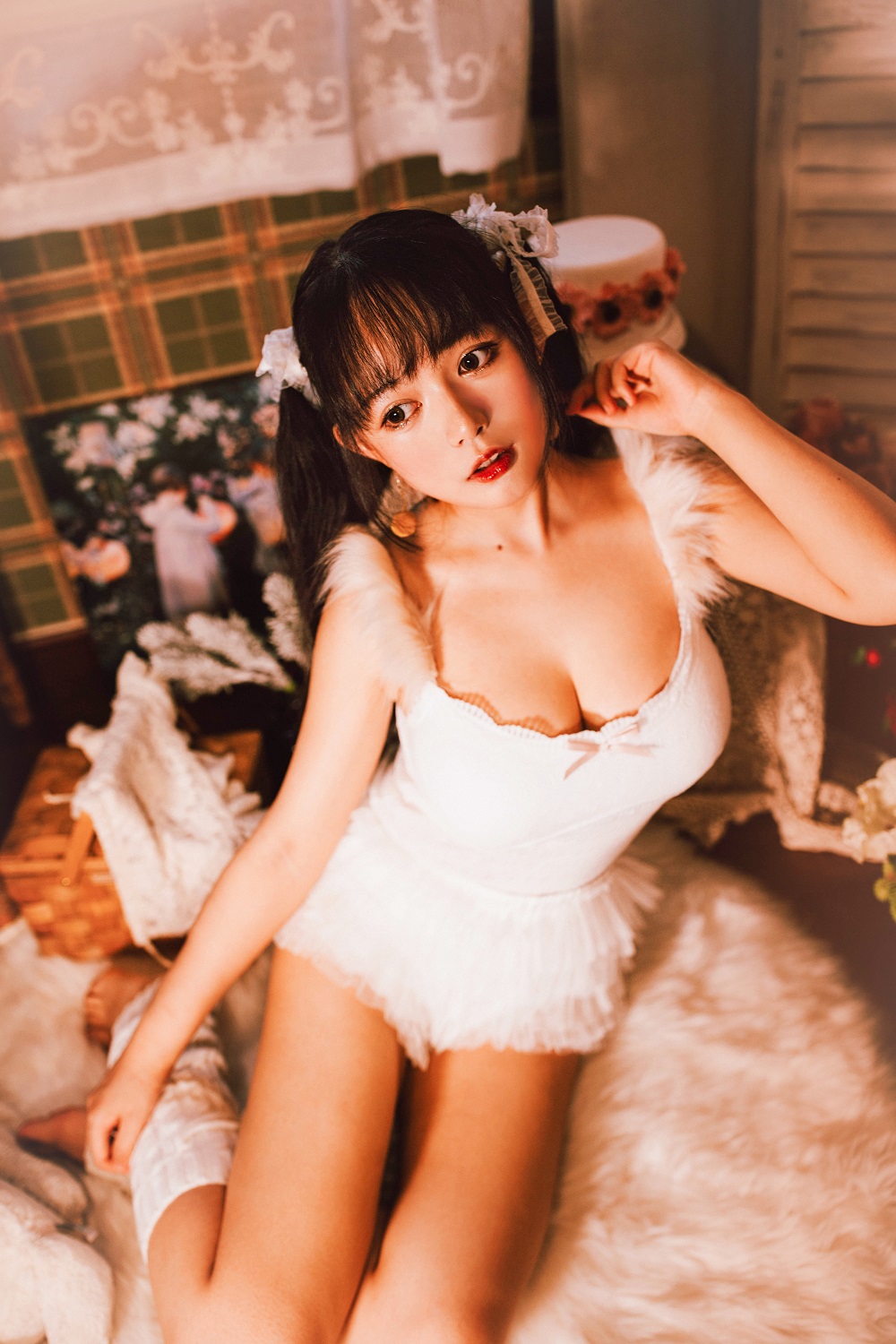黑猫猫-白色双马尾[19P] COS网红博主 预览1图