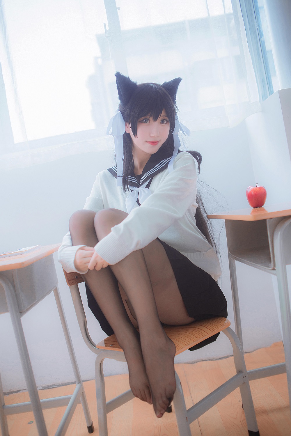 黑川-碧蓝航线-爱宕獒犬校服[30P] COS网红博主 预览1图
