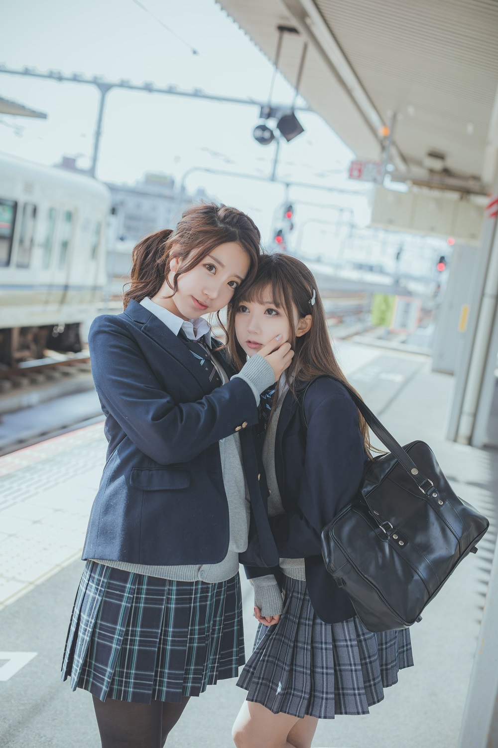 黑川&浅野菌子-少女心事1[20P] COS网红博主 预览1图