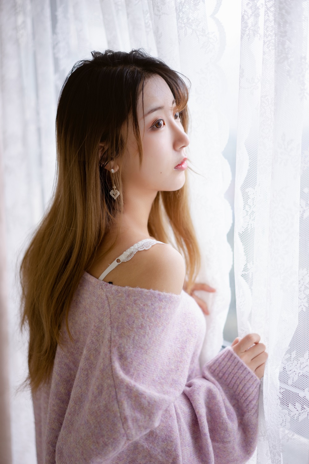 黑川-年上彼女-紫色毛衣[14P] COS网红博主 预览2图