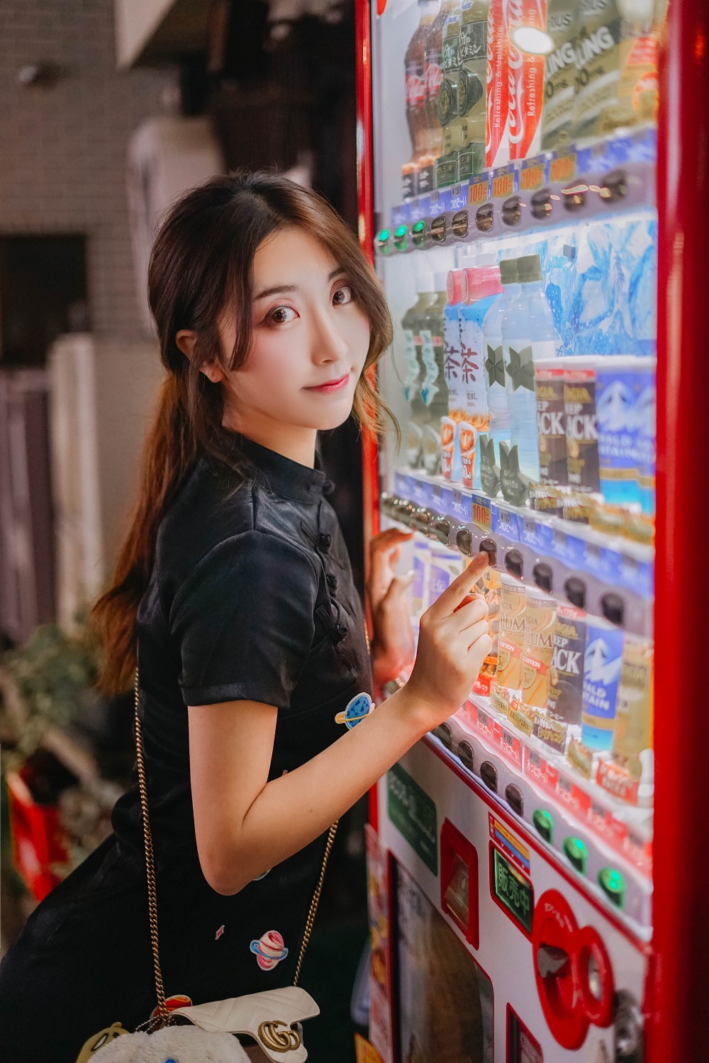 黑川-日本旅拍-旗袍[11P] COS网红博主 预览1图