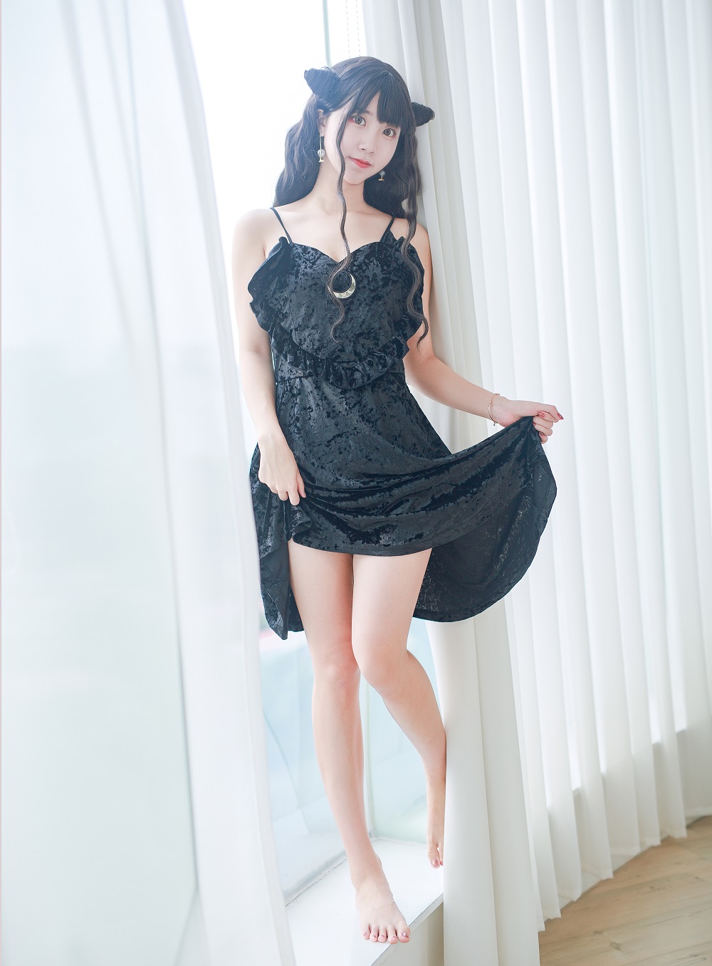 黑川-小恶魔黑裙子[31P] COS网红博主 预览1图
