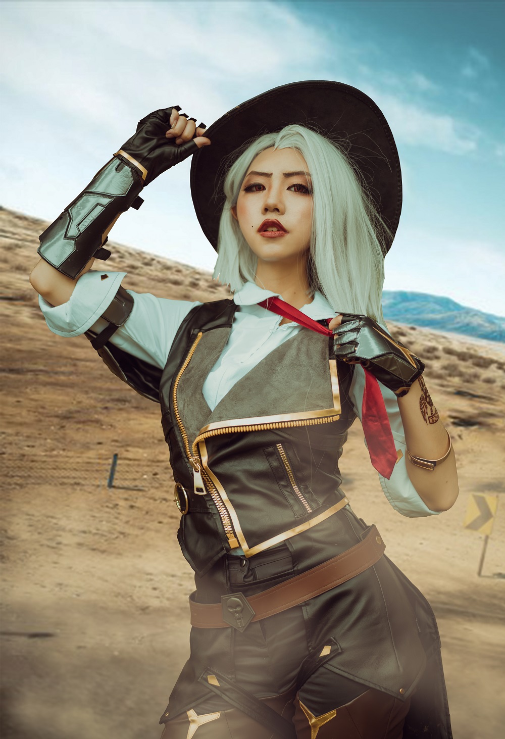 蓝小沂KiKi-小恶魔与艾什[9P] COS网红博主 预览2图