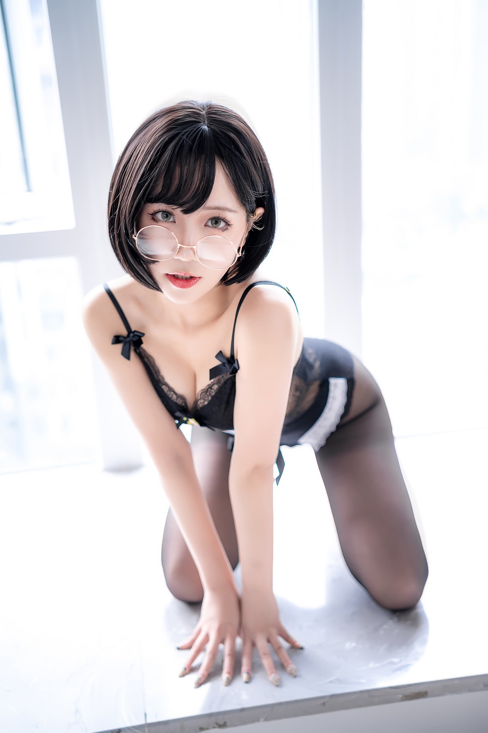蓝小沂KiKi-黑色内衣[28P] COS网红博主 预览1图