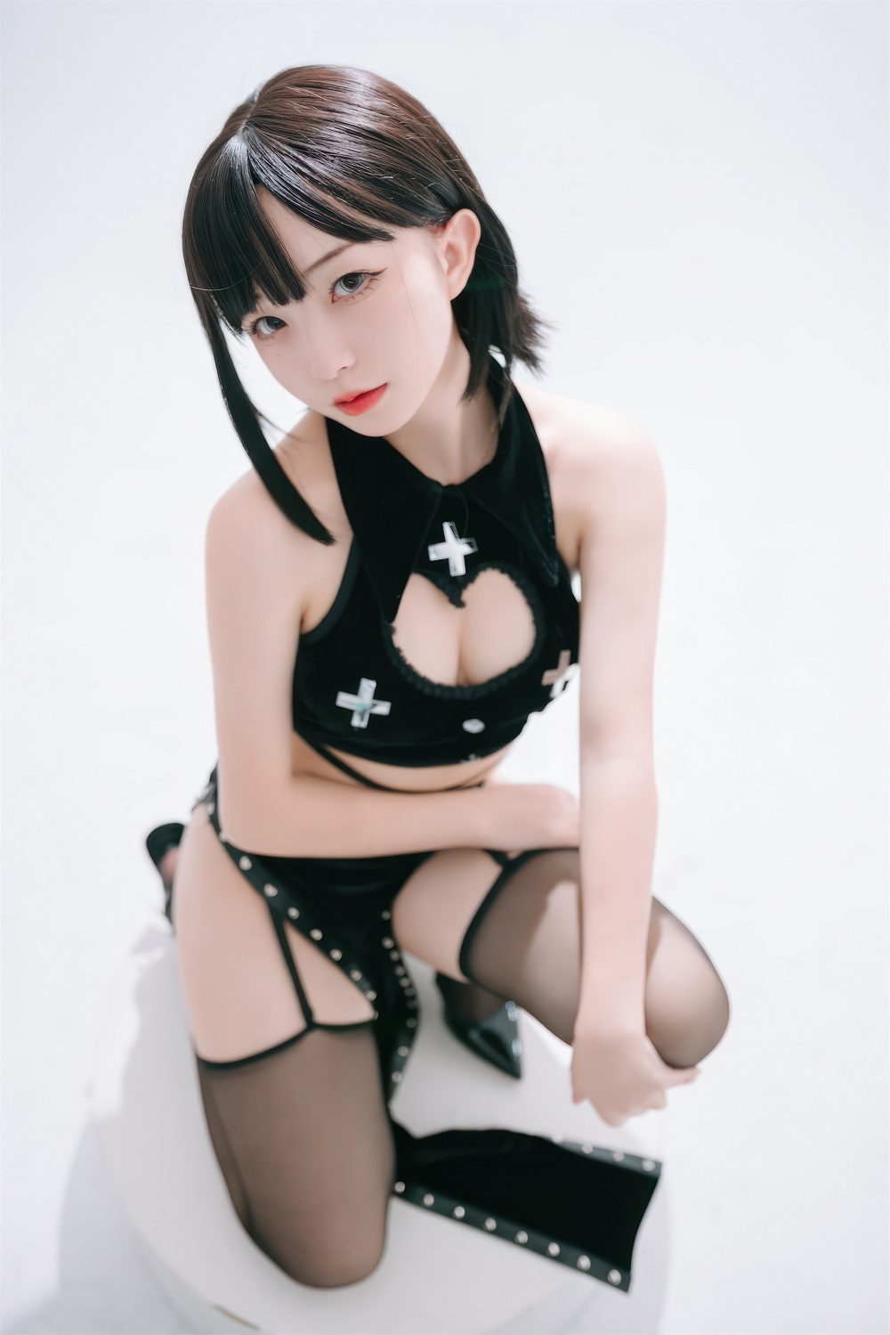 花铃-吊带袜修女[71P] COS网红博主 预览2图