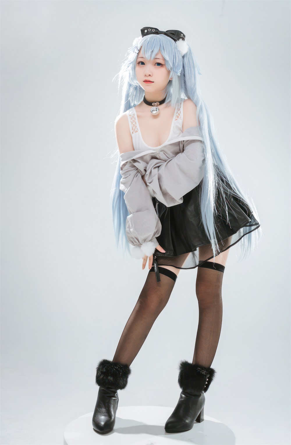 花铃-少女前线-芙洛伦·药心巧克力[84P] COS网红博主 预览1图