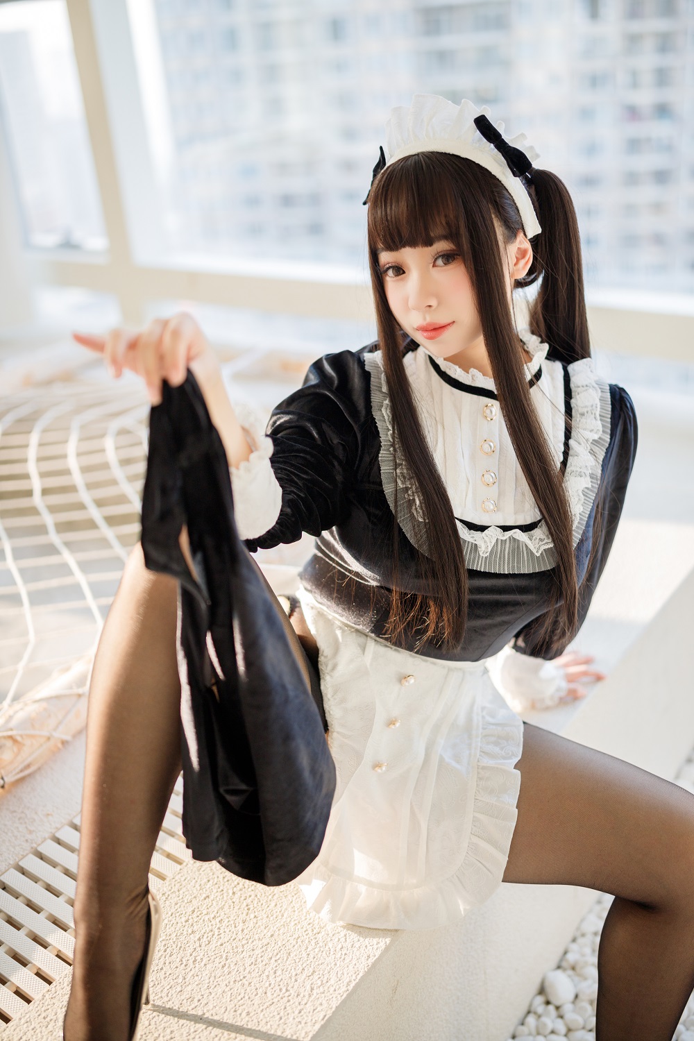胡桃猫Kurumineko-更衣女仆[71P+4V] COS网红博主 预览2图