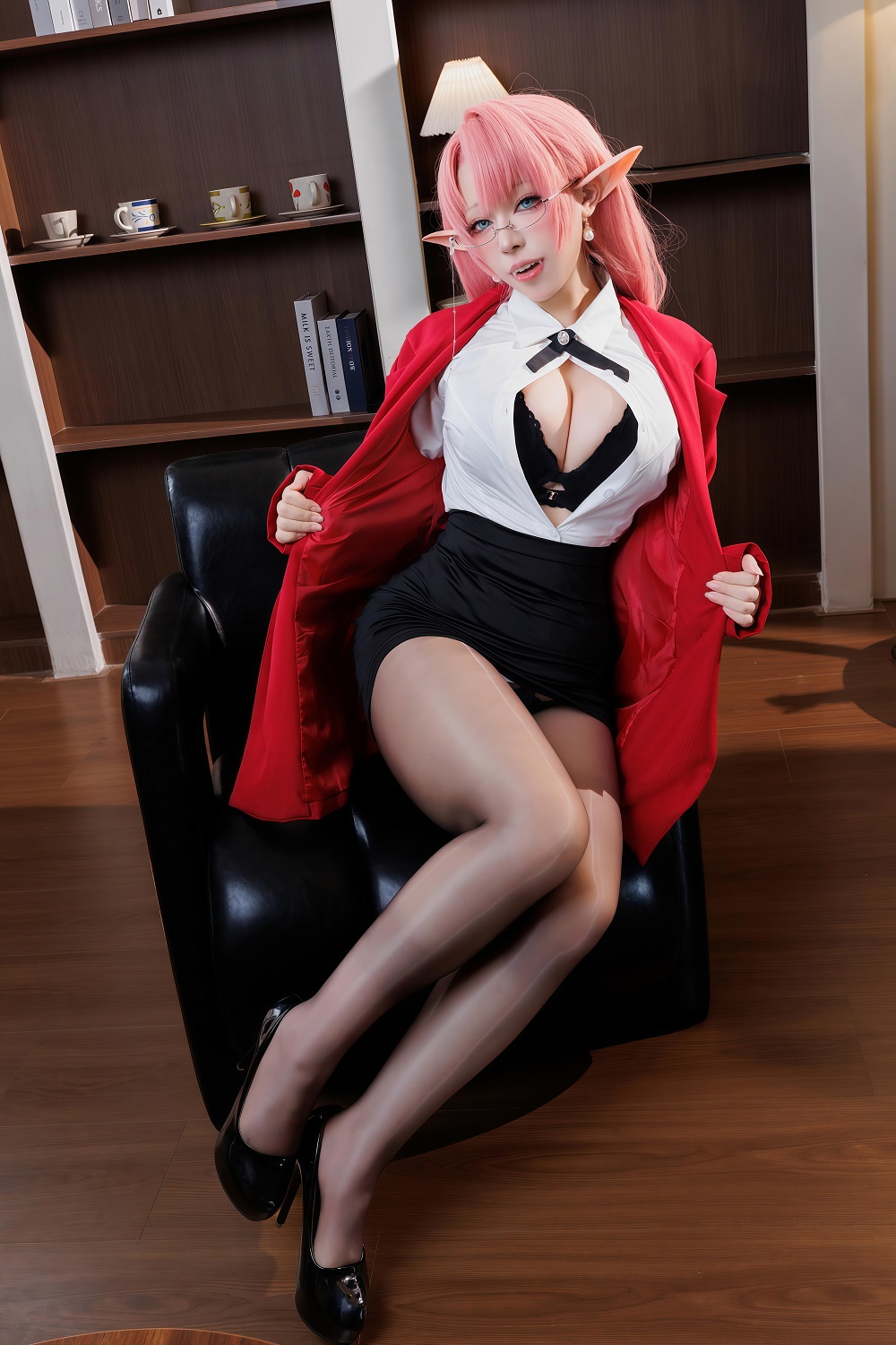 胡桃猫Kurumineko-碧蓝航线-约克公爵[103P] COS网红博主 预览1图