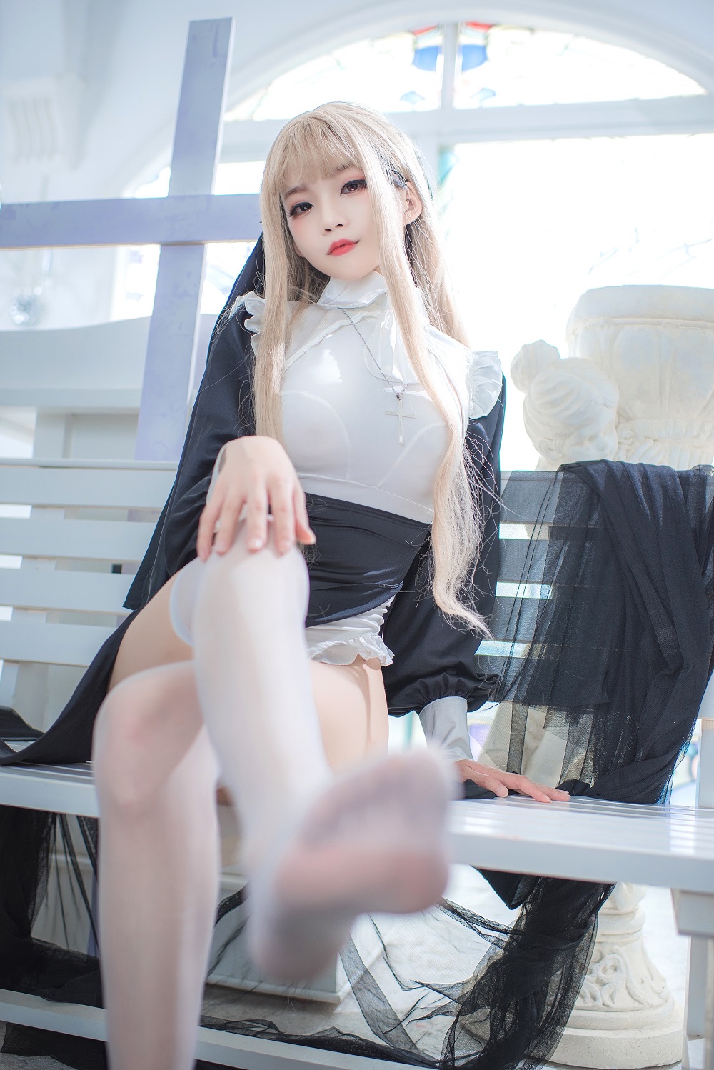 狐玖玖-白丝修女[24P] COS网红博主 预览2图