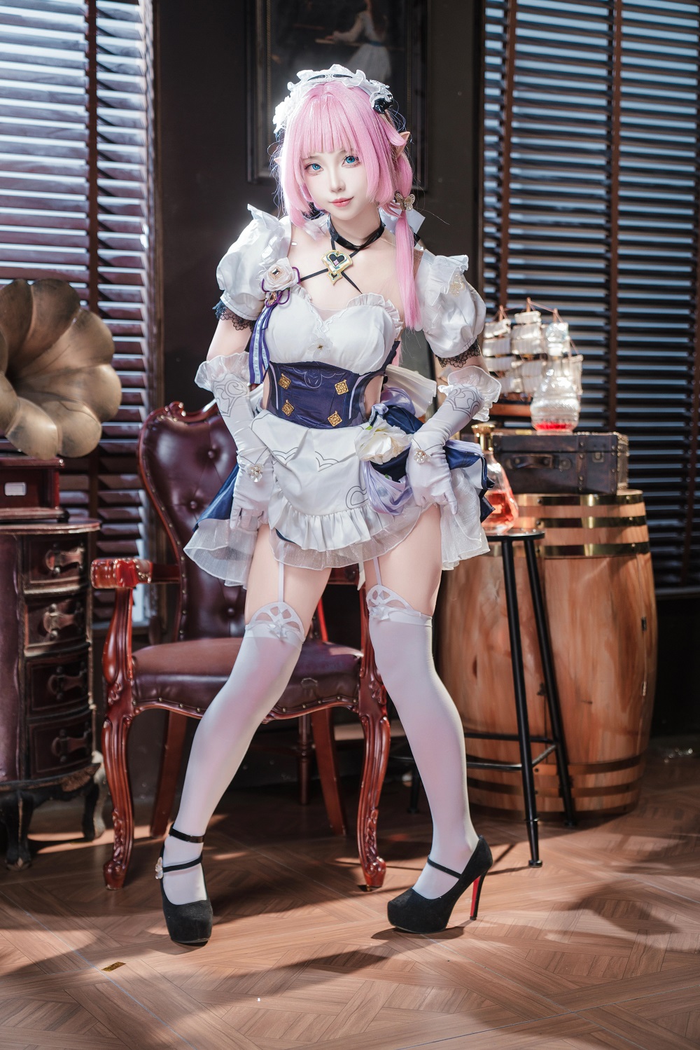 狐玖玖-崩坏3-爱莉希雅女仆[23P] COS网红博主 预览1图