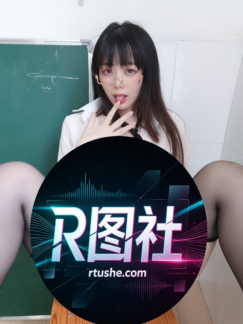 九言-定制系列-黑丝OL[21P+2V] COS网红博主 预览2图