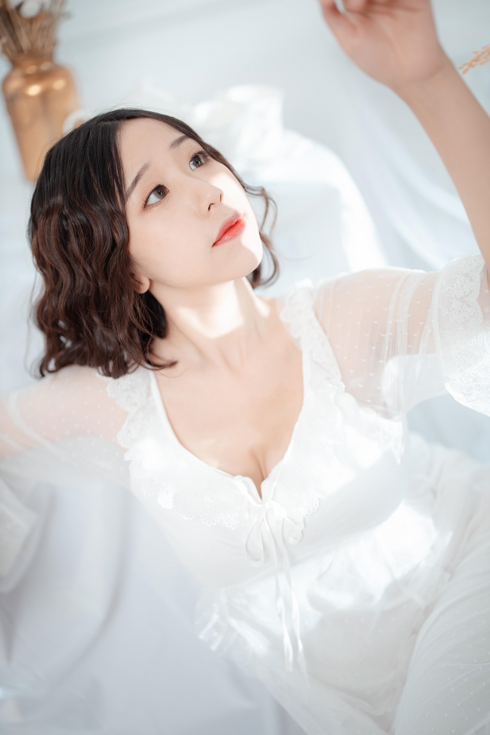 穆零Mu0-白丝长裙[11P] COS网红博主 预览1图