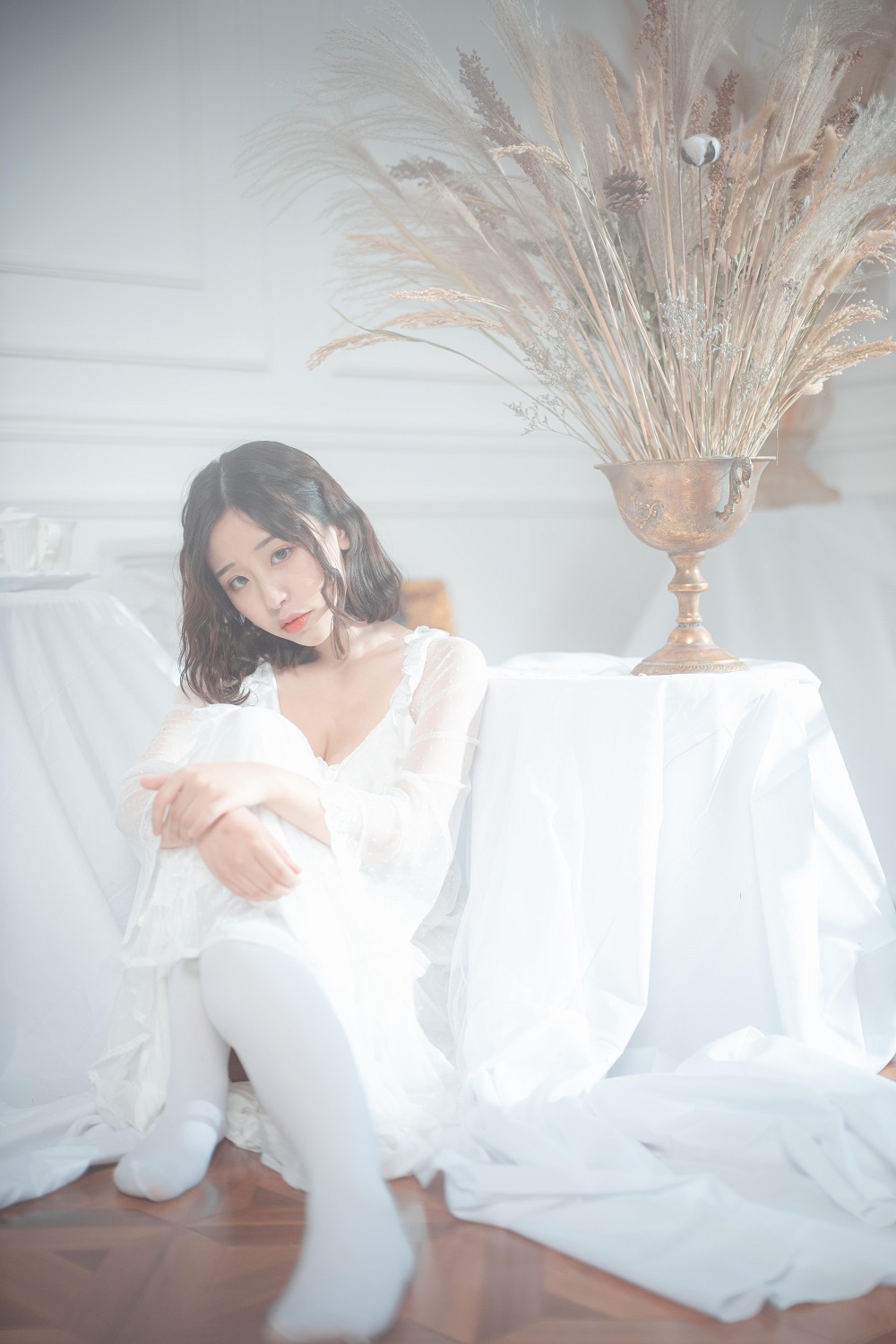 穆零Mu0-白丝长裙[11P] COS网红博主 预览2图