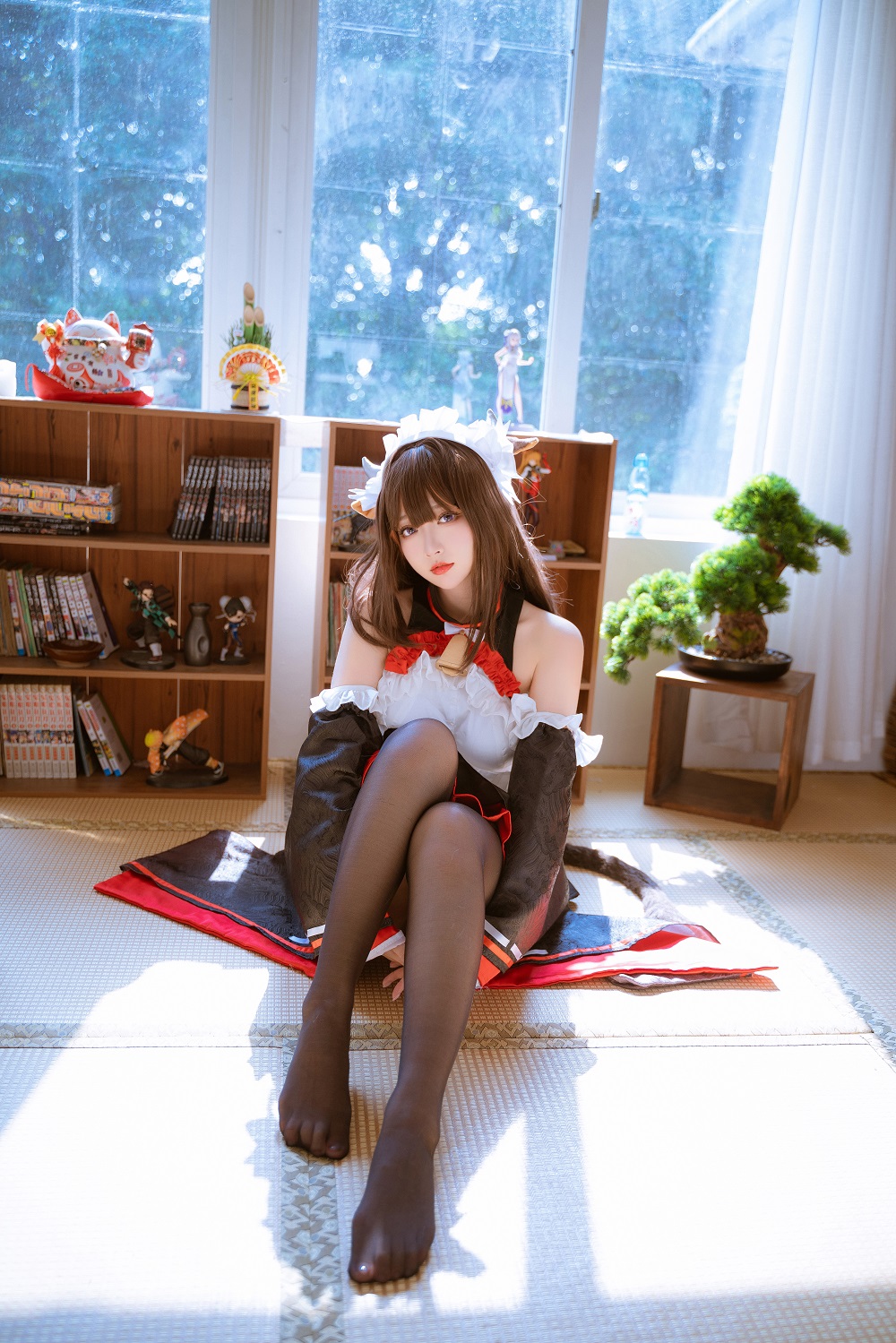 宫本桜-碧蓝航线-樫野牛牛女仆[18P] COS网红博主 预览2图