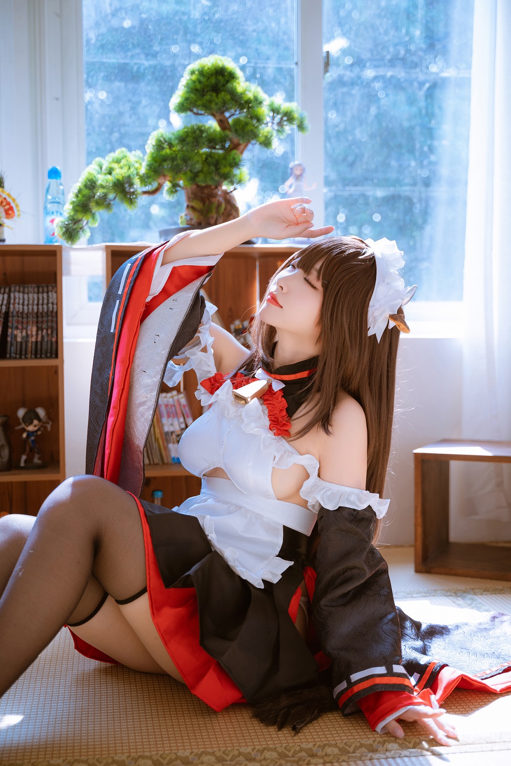 宫本桜-碧蓝航线-樫野牛牛女仆[18P] COS网红博主 预览1图