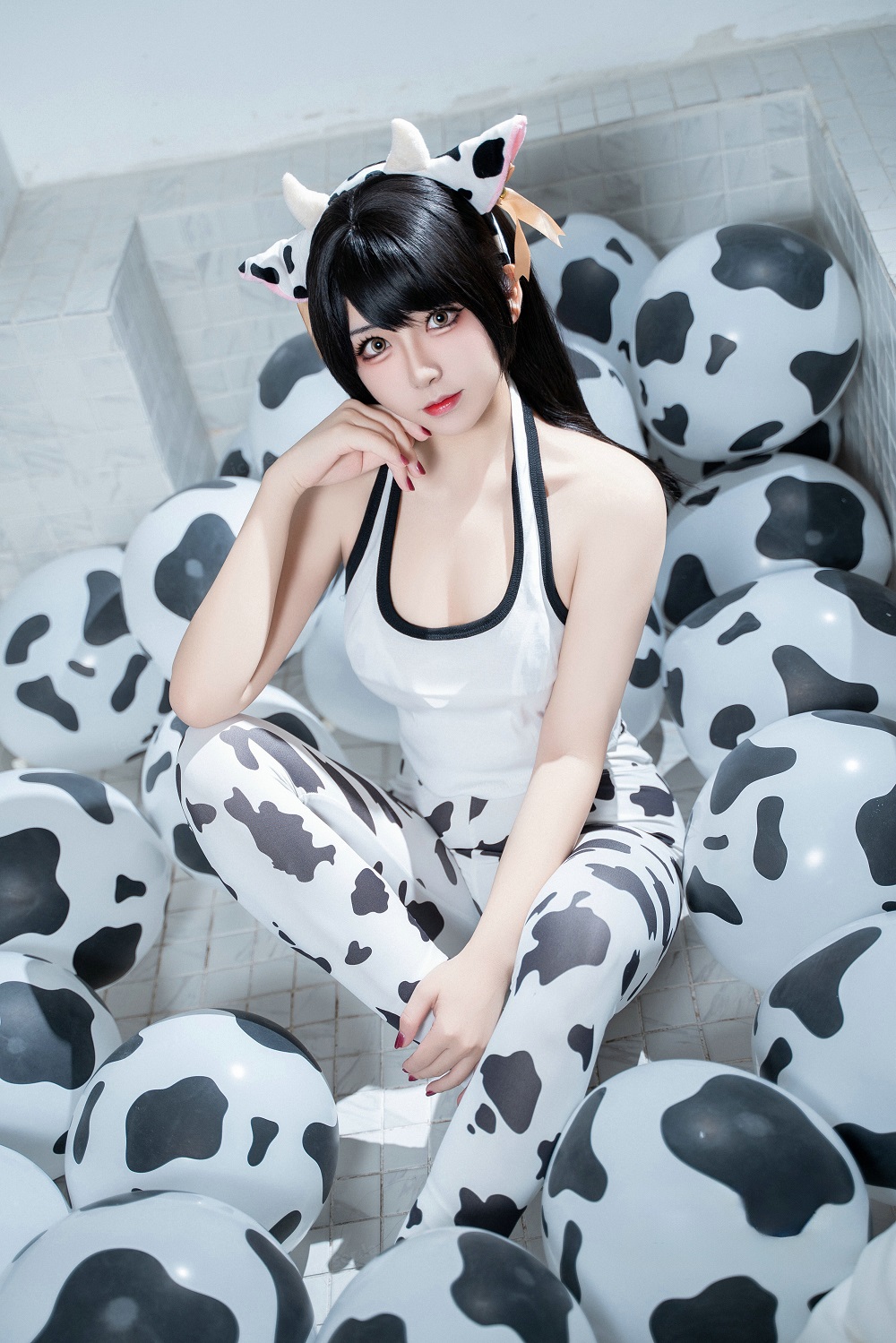涩氨酸San-小奶牛[45P] COS网红博主 预览1图