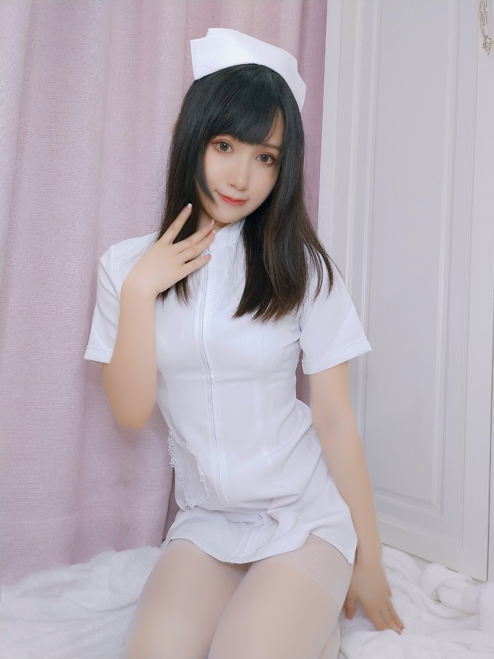 木之本果-肉丝白护士[12P] COS网红博主 预览1图