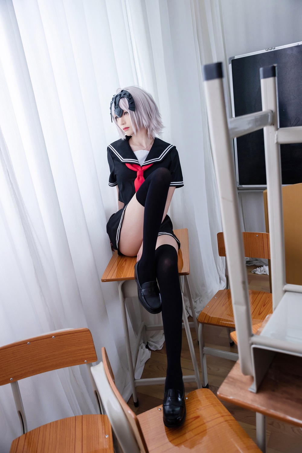 青青子Js-FGO-黑贞德校服[13P] COS网红博主 预览1图