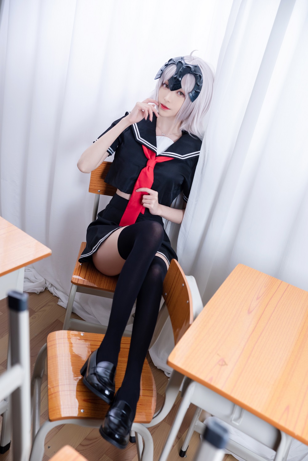 青青子Js-FGO-黑贞德校服[13P] COS网红博主 预览2图