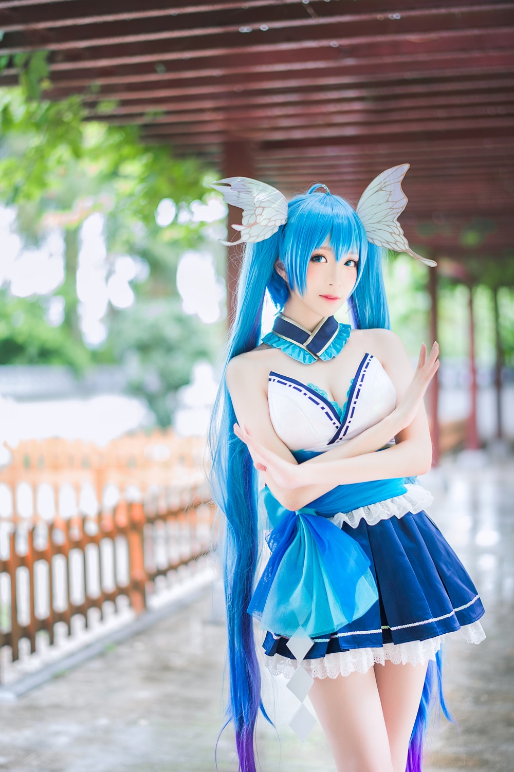 青青子Js-初音未来礼服[9P] COS网红博主 预览1图